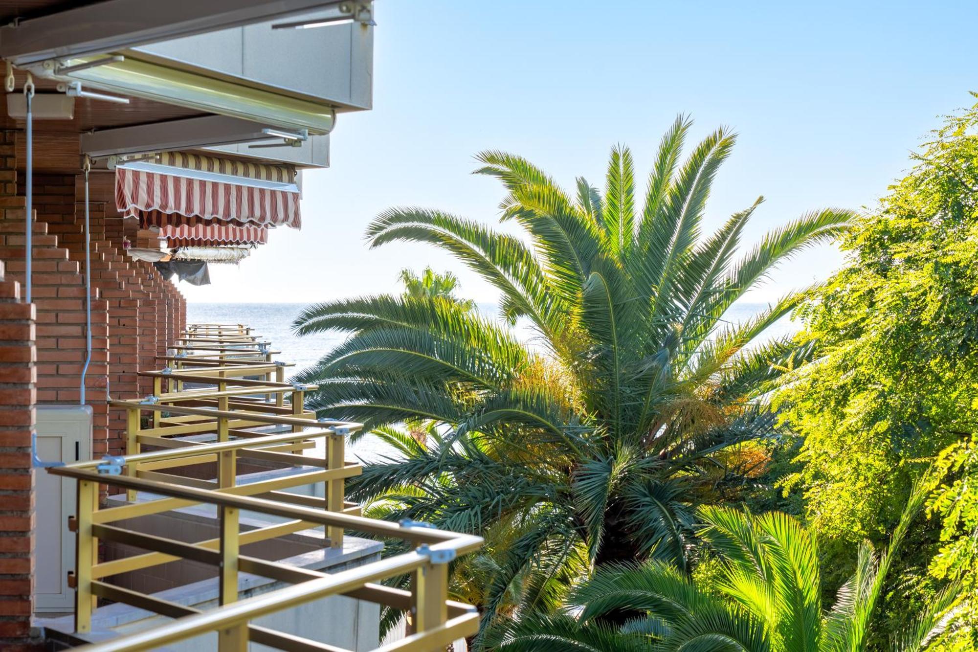 Appartement Cambrils Front De Mer Exterior photo